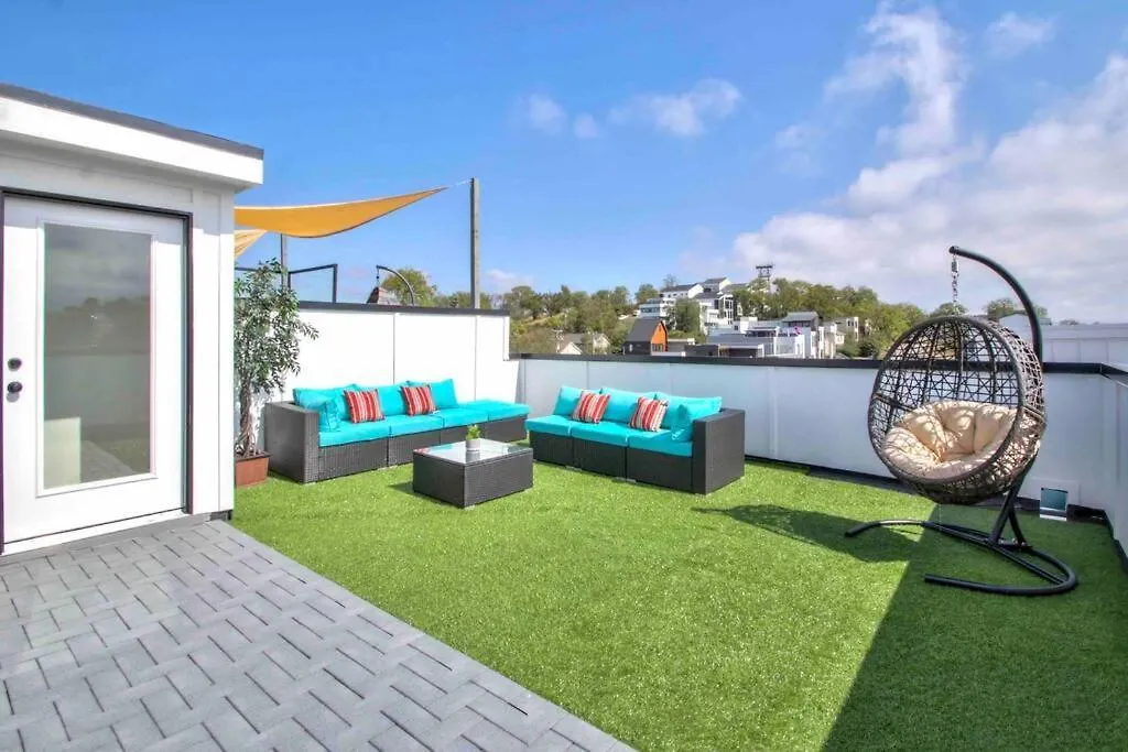 Luxurious Morden Loft Huge Rooftop & Skyline Views Nashville 0*,  United States