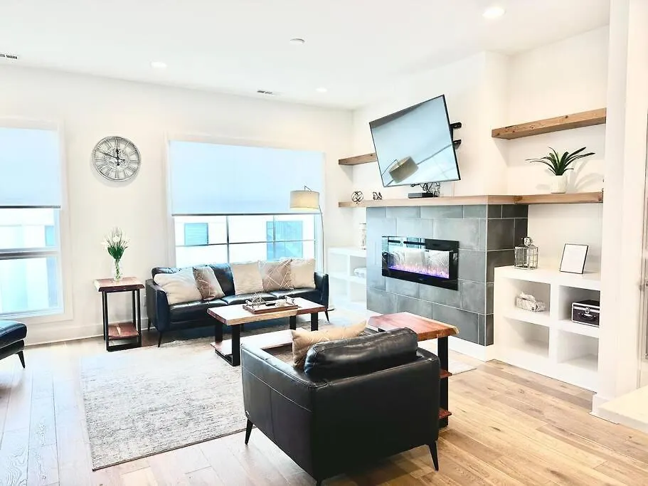 Luxurious Morden Loft Huge Rooftop & Skyline Views Nashville Holiday home