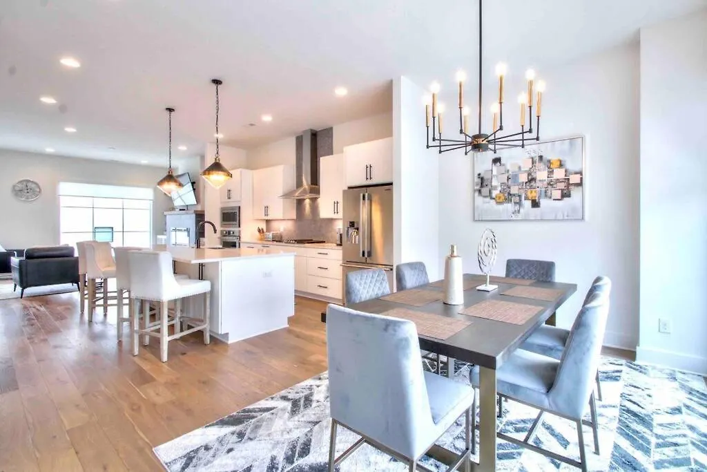 Luxurious Morden Loft Huge Rooftop & Skyline Views Nashville United States